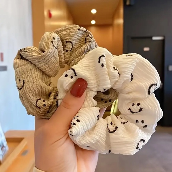 BOGO! (2) Srunchie Hair Ties Smiley face Neutral Colors - NEW Boutique - Picture 5 of 5